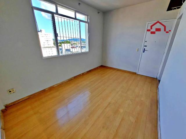 Apartamento para Aluguel com 2 quartos, 100 m² por R$ 2.300