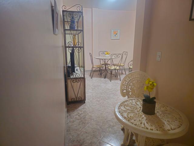 Apartamento para Aluguel com 2 quartos, 140 m² por R$ 3.300