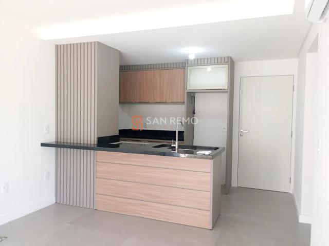 Apartamento para aluguel com 2 quartos, em Lagoa da Conceição com 70 m²