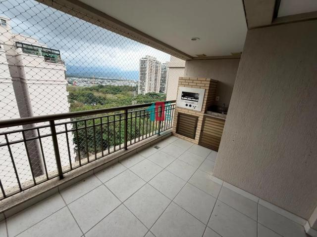 Apartamento para aluguel com 2 quartos em Recreio dos Bandeirantes com 77m²