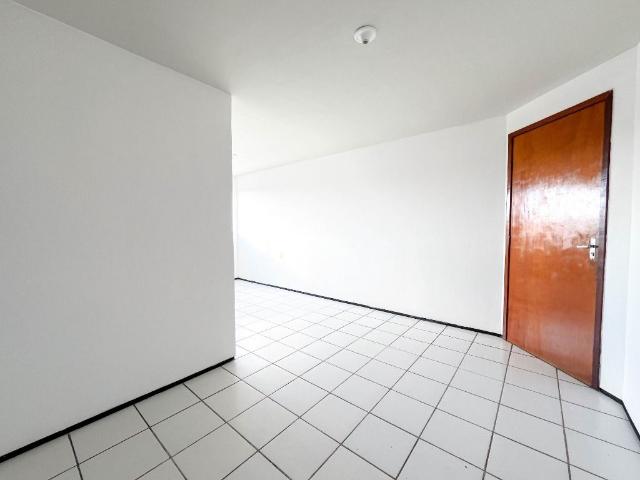 Apartamento para Aluguel com 3 quartos, 62 m² por R$ 1.600