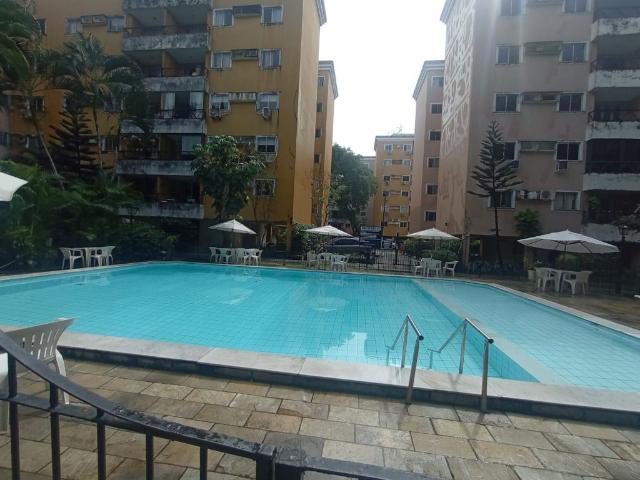 Apartamento para Aluguel com 3 quartos, 70 m² por R$ 1.600