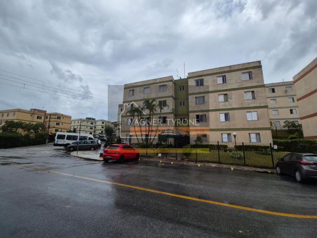 Apartamento para Aluguel com 3 quartos, 70 m² por R$ 2.100