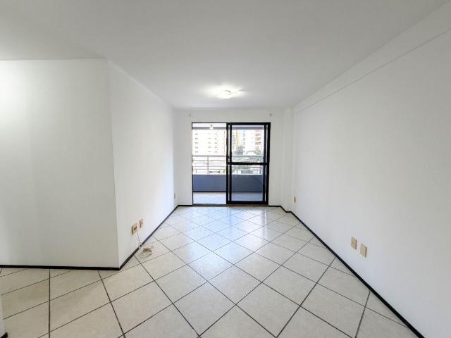 Apartamento para Aluguel com 3 quartos, 70 m² por R$ 3.000