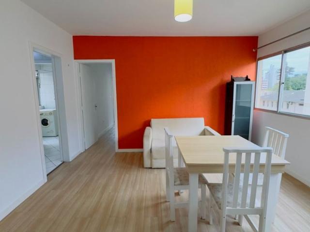 Apartamento para Aluguel com 3 quartos, 75 m² por R$ 3.300