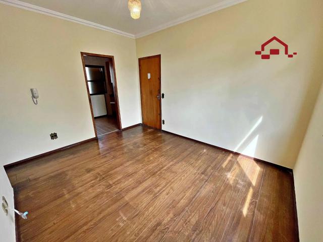 Apartamento para Aluguel com 3 quartos, 76 m² por R$ 2.600