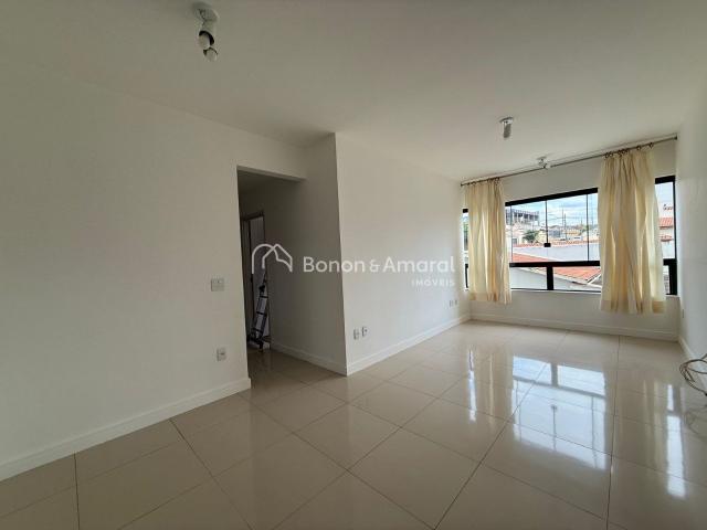 Apartamento para Aluguel com 3 quartos, 76 m² por R$ 3.100