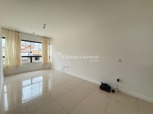 Apartamento para Aluguel com 3 quartos, 76 m² por R$ 3.100