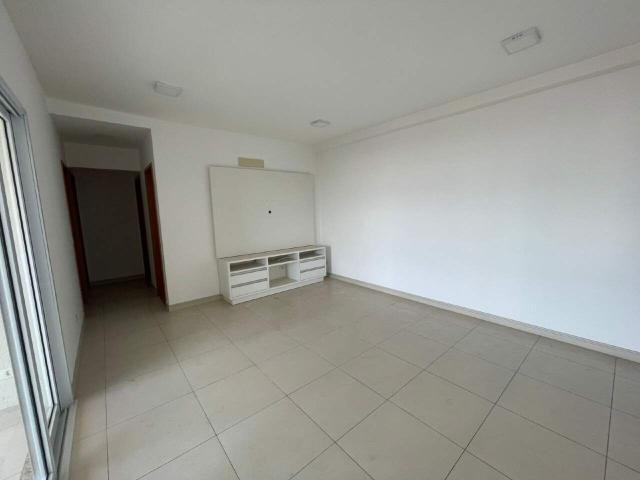 Apartamento para Aluguel com 3 quartos, 86 m² por R$ 3.200