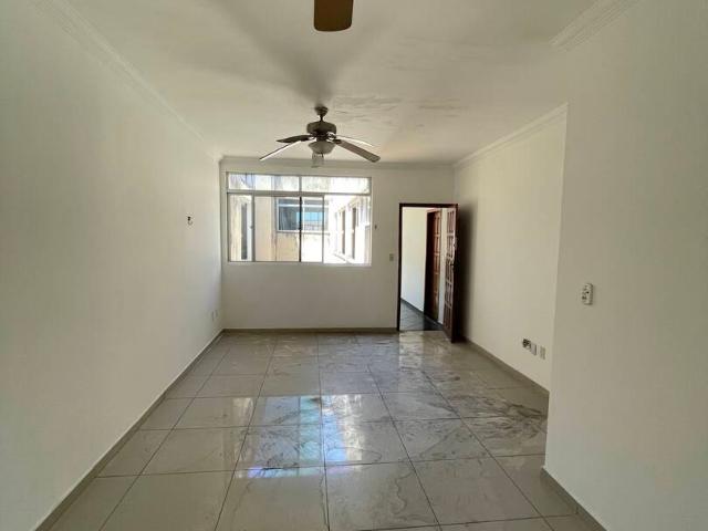 Apartamento para Aluguel com 3 quartos, 90 m² por R$ 1.500