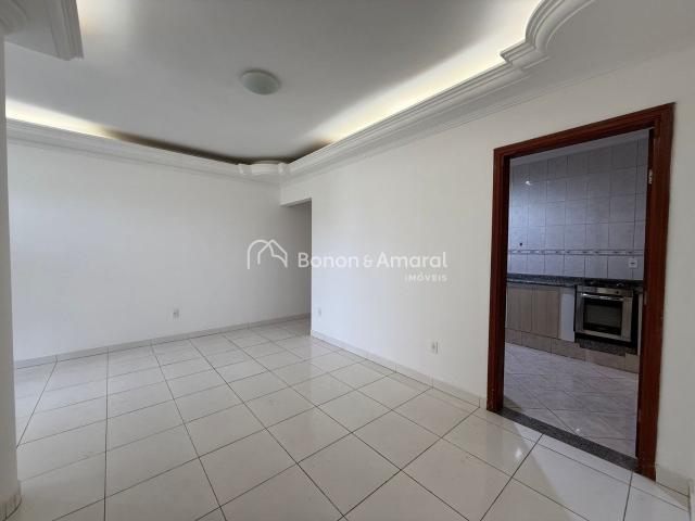 Apartamento para Aluguel com 3 quartos, 92 m² por R$ 3.300