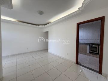 Apartamento para Aluguel com 3 quartos, 92 m² por R$ 3.300