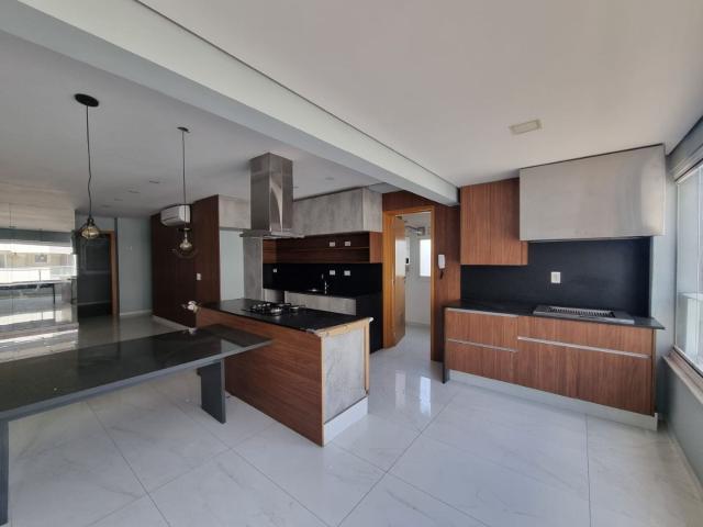 Apartamento para Aluguel com 3 quartos, 104 m² por R$ 8.530