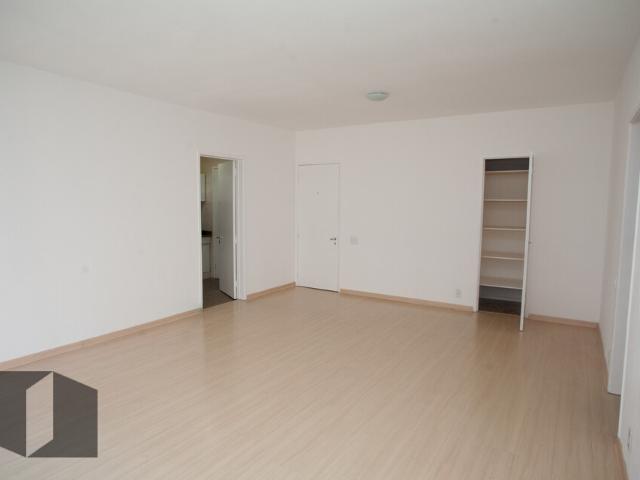 Apartamento para Aluguel com 3 quartos, 110 m² por R$ 7.500
