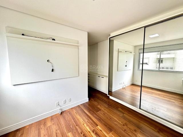 Apartamento para Aluguel com 3 quartos, 110 m² por R$ 9.500