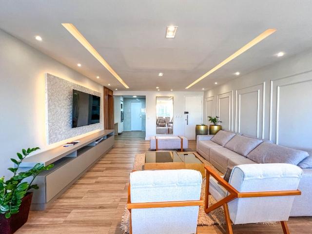 Apartamento para Aluguel com 3 quartos, 124 m² por R$ 5.800