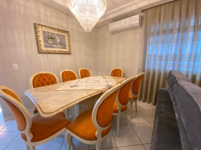 Apartamento para Aluguel com 3 quartos, 136 m² por R$ 5.500