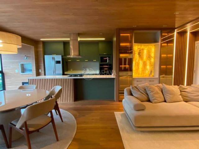 Apartamento para Aluguel com 3 quartos, 140 m² por R$ 14.500