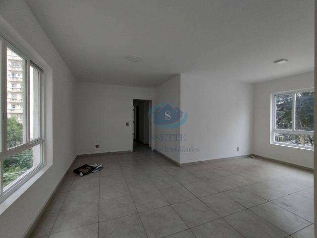 Apartamento para Aluguel com 3 quartos, 157 m² por R$ 5.500