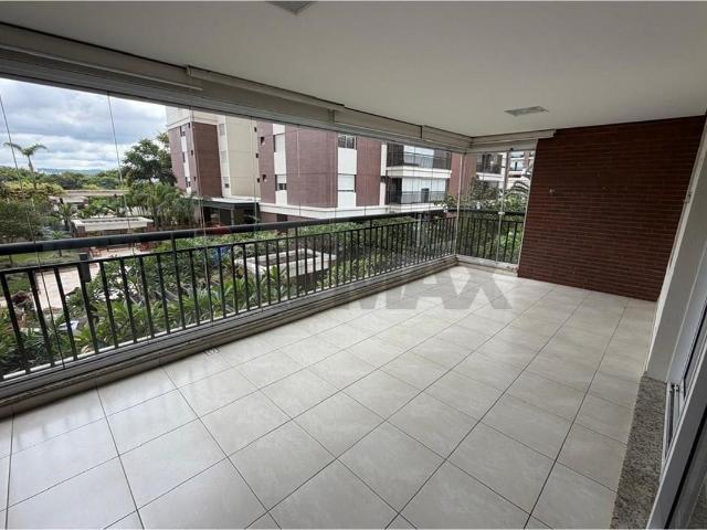 Apartamento para Aluguel com 3 quartos, 168 m² por R$ 11.500
