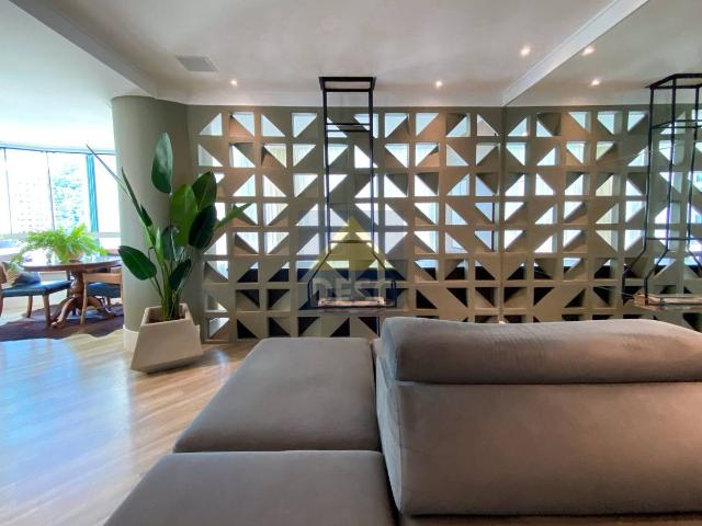 Apartamento para Aluguel com 3 quartos, 179 m² por R$ 15.000