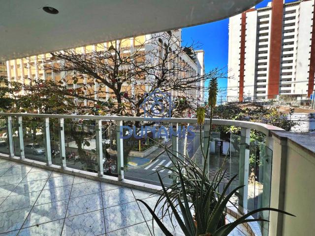 Apartamento para Aluguel com 3 quartos, 181 m² por R$ 7.000
