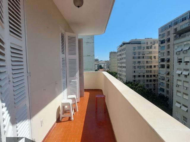 Apartamento para Aluguel com 3 quartos, 189 m² por R$ 7.700