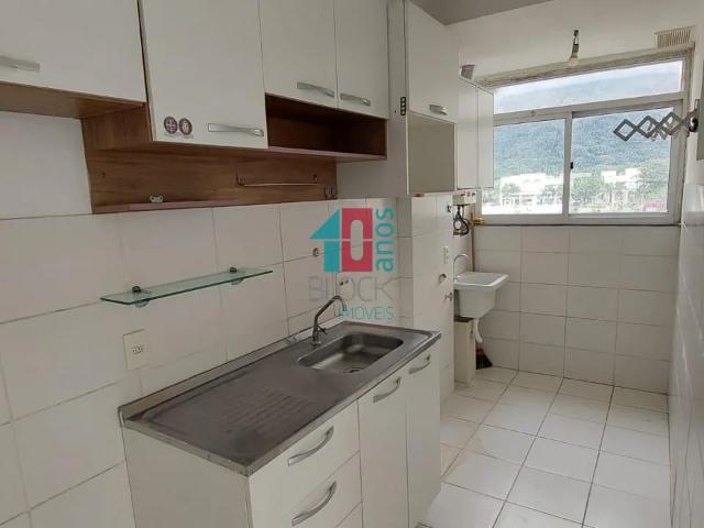 Apartamento para aluguel com 3 quartos em Vargem Pequena com 53m²