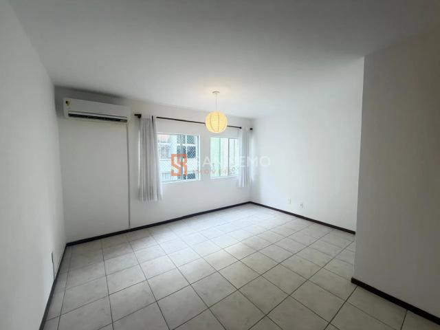 Apartamento para aluguel com 3 quartos, em Córrego Grande com 94 m²