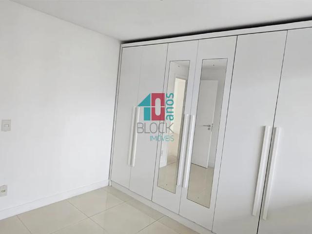 Apartamento para aluguel com 3 quartos em Recreio dos Bandeirantes com 100m²