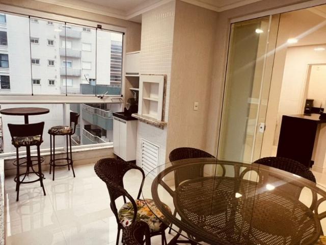 Apartamento para Aluguel com 3 quartos por R$ 6.000