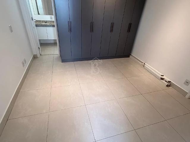 Apartamento para Aluguel com 3 quartos por R$ 2.800
