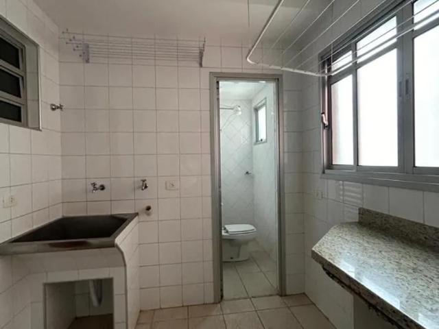 Apartamento para Aluguel com 3 quartos por R$ 3.800