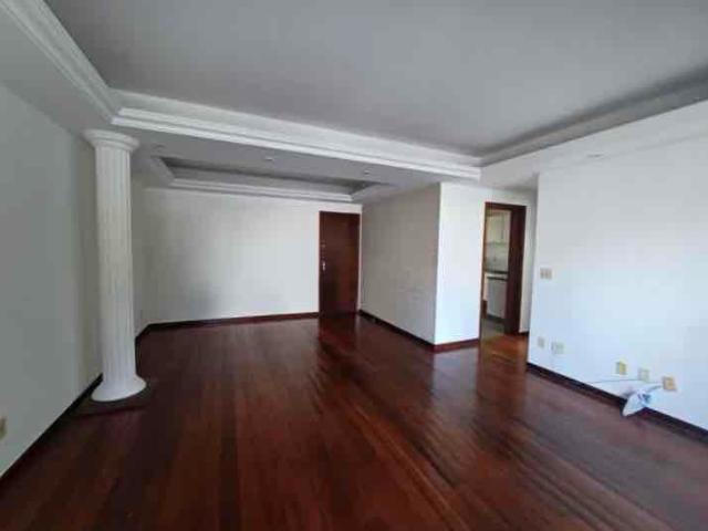 Apartamento para Aluguel com 4 quartos, 120 m² por R$ 4.200
