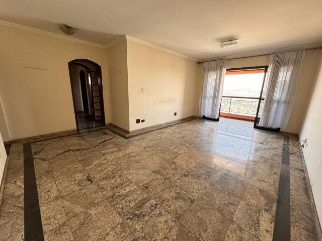 Apartamento para Aluguel com 4 quartos, 140 m² por R$ 2.700