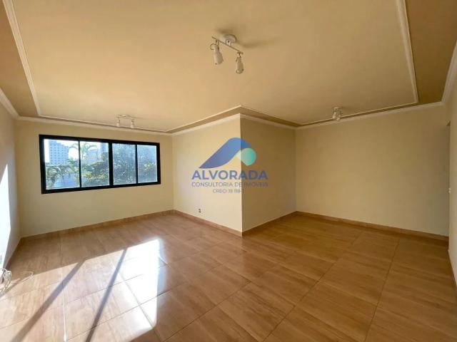 Apartamento para Aluguel com 4 quartos, 144 m² por R$ 3.200