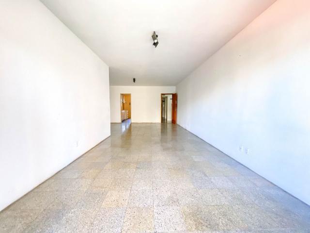 Apartamento para Aluguel com 4 quartos, 170 m² por R$ 2.800