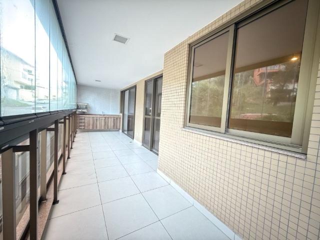 Apartamento para Aluguel com 4 quartos, 173 m² por R$ 6.800