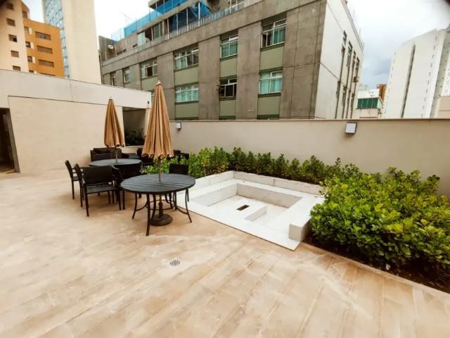 Apartamento para aluguel com 61 metros quadrados com 2 quartos
