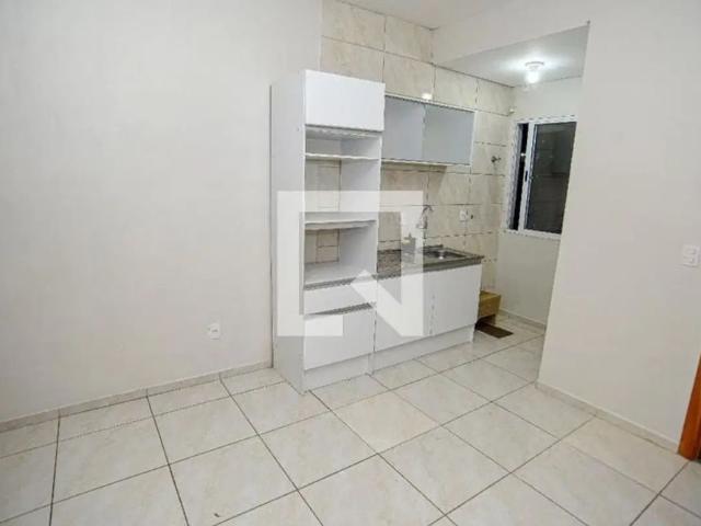 Apartamento para Aluguel Algarve MZ5, 1 Quarto, 24 m² Alvorada