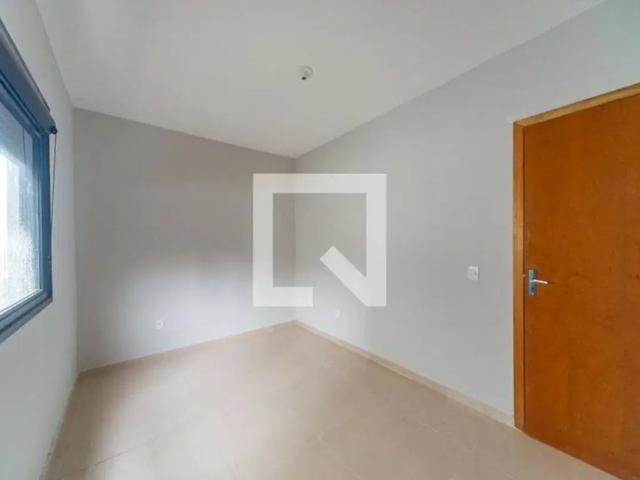 Apartamento para Aluguel Algarve MZ5, 1 Quarto, 32 m² Alvorada