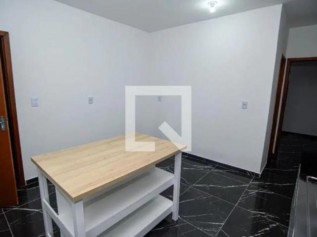 Apartamento para Aluguel Algarve MZ5, 1 Quarto, 33 m² Alvorada