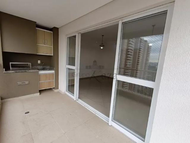 Apartamento para aluguel possui 102 metros quadrados com 3 quartos