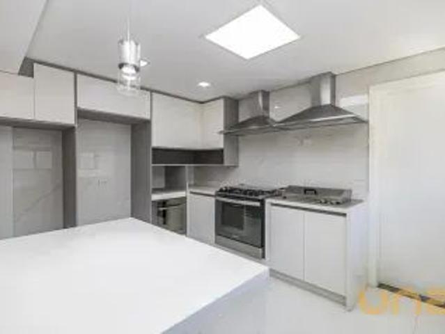Apartamento para alugar 4 quartos, 152 m² em Mercês, Curitiba