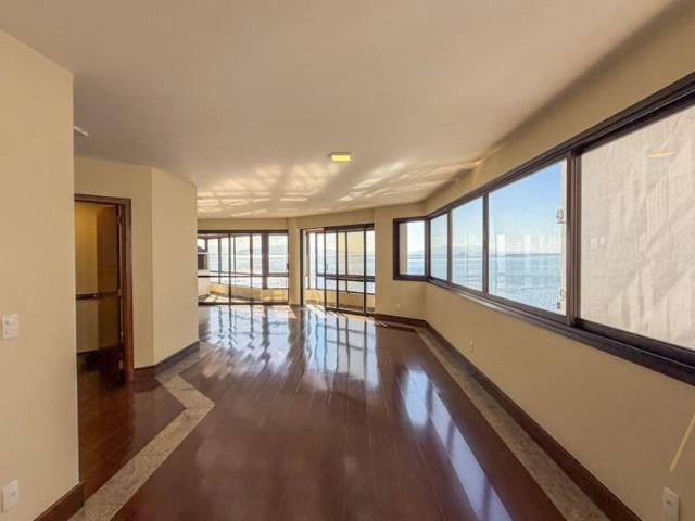 Apartamento para alugar – 4 quartos sendo 1 suíte – Centro | Florianópolis/SC