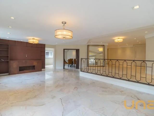Apartamento para alugar 5 quartos, 442 m² em Água Verde, Curitiba Edifício Wimbledon Park