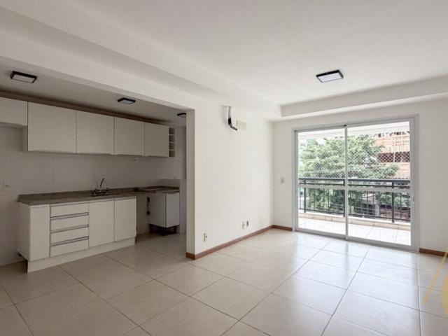Apartamento para alugar – 1 suíte e 2 demi suítes – Abraão | Florianópolis/SC