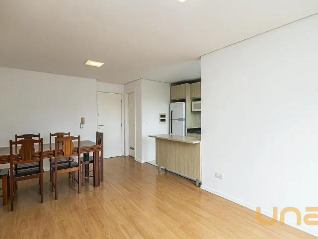 Apartamento para Alugar de 62,64 m² com 2 quartos, 1 banheiro e 2 vagas no Centro, Curitiba/PR