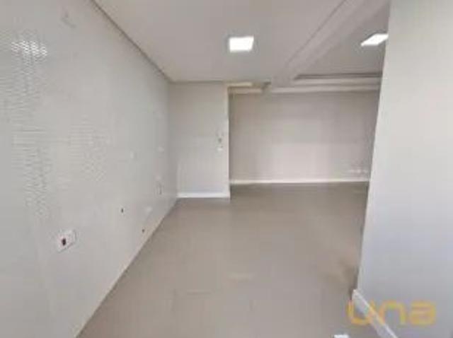 Apartamento para alugar 2 quartos, 70 m² em Uberaba, Curitiba Edifício Reserva das Torres
