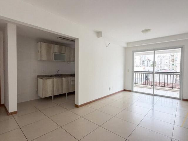 Apartamento para alugar – 3 quartos sendo 1 suíte e demi suíte – Abraão | Florianópolis/SC